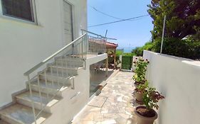 Sofia'S Seaview Villa Near Airport And Beach